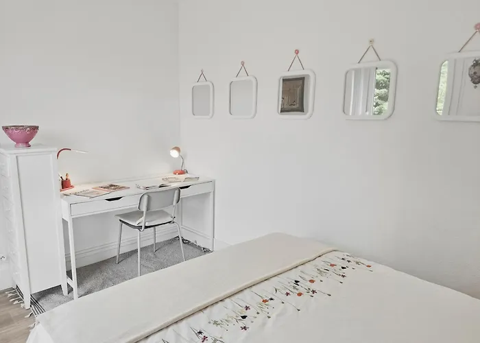 Le Nid Colore Et Lumineux *